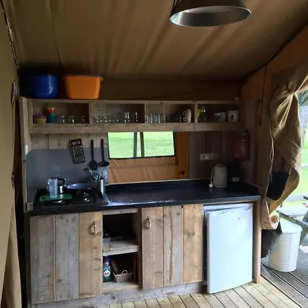 Luxe tent Camping Familial Les Tourterelles *