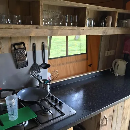 Camping Familial Les Tourterelles Luxe tent